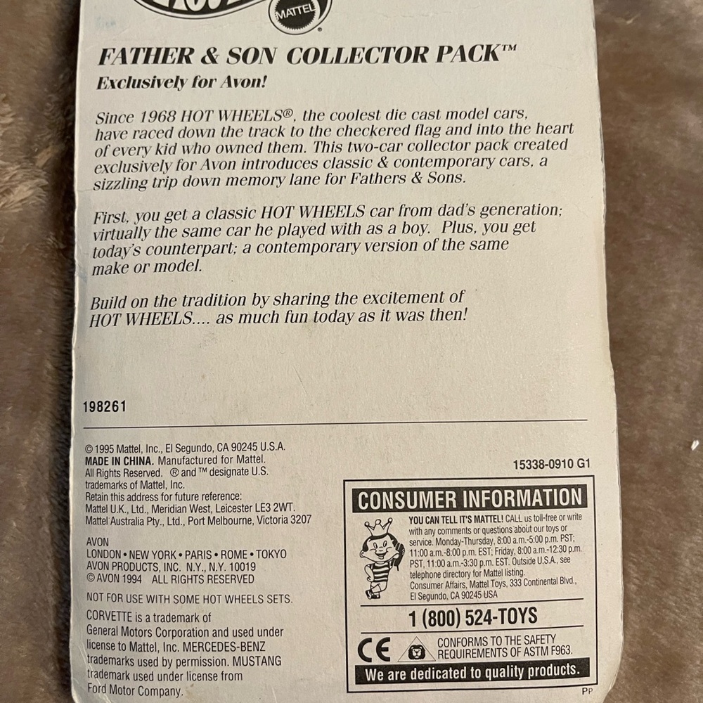 Father & Son Collector Pack - Red and White. New! - Picture 2 of 2